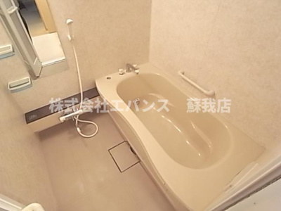 【浴室】 | アヴァンセ八幡B | ゆったり過ごせるお風呂です