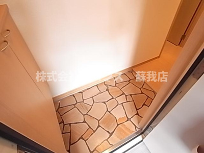 【玄関】 | アヴァンセ八幡B | シンプルで使いやすい玄関です