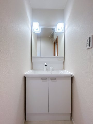 岡崎市伊賀町字3丁目の独立洗面台