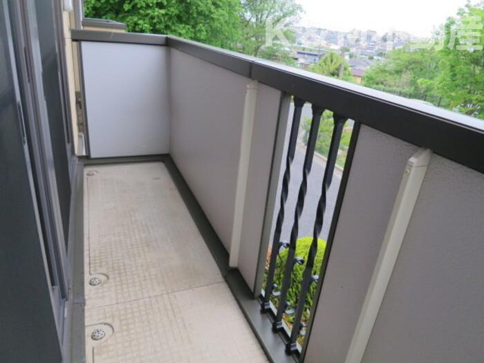 リシアンサス・ガーデンBのバルコニー|開放的で明るい空間を演出してくれるバルコニーです