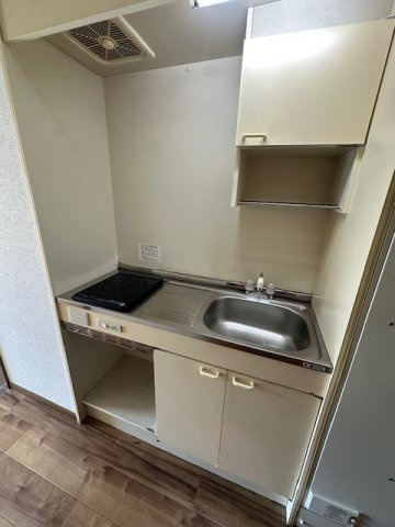 富士マンションのキッチン|201号室の写真となります。