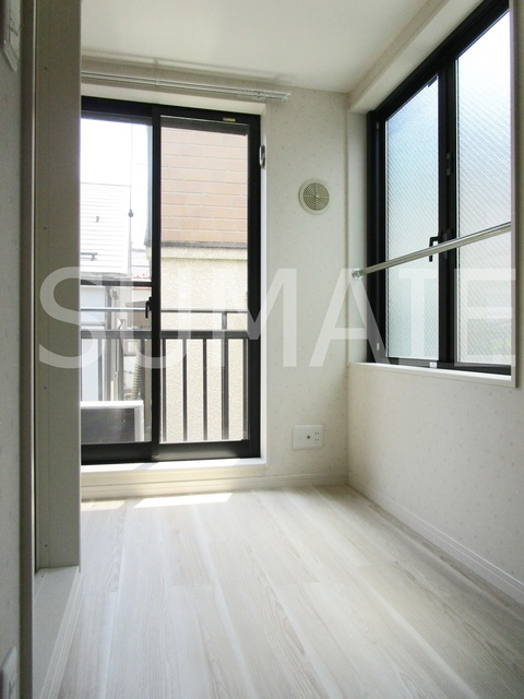 F-style十条の居間・リビング|2面採光の角部屋です☆