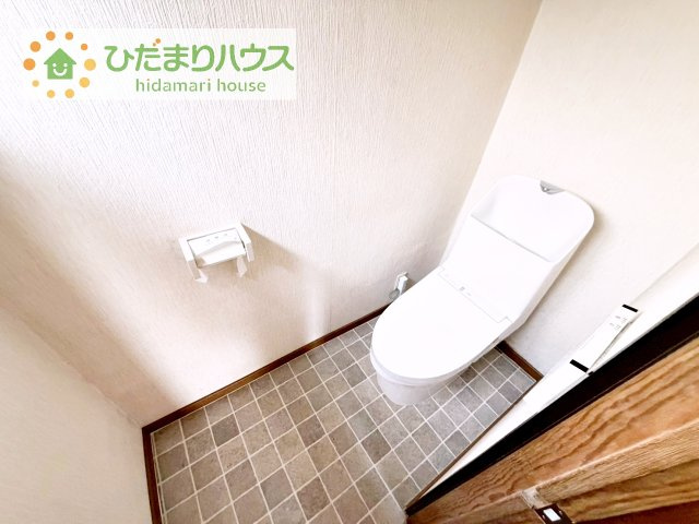 【トイレ】 | 常総市原宿　中古戸建 | 白を基調としたトイレは、インテリア次第でどんな空間になるかワクワクしますね♪