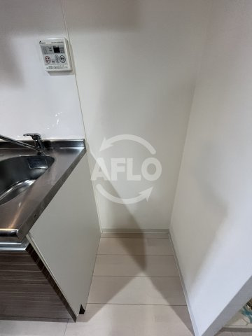 Luxe新大阪EAST Iのキッチン|Luxe新大阪EAST I　冷蔵庫置場