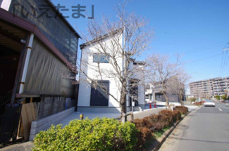 【前面道路含む現地写真】