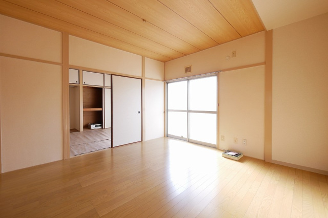 真藤ビルの居間・リビング