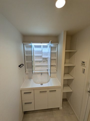 【独立洗面台】 | グラン・コート湘南茅ヶ崎 | 独立洗面台で身支度をすべて済ませてしまいましょう