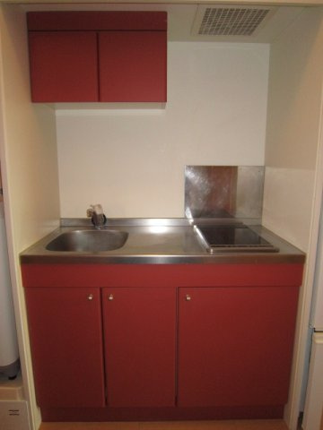 レオパレス東本町のキッチン|電気コンロ