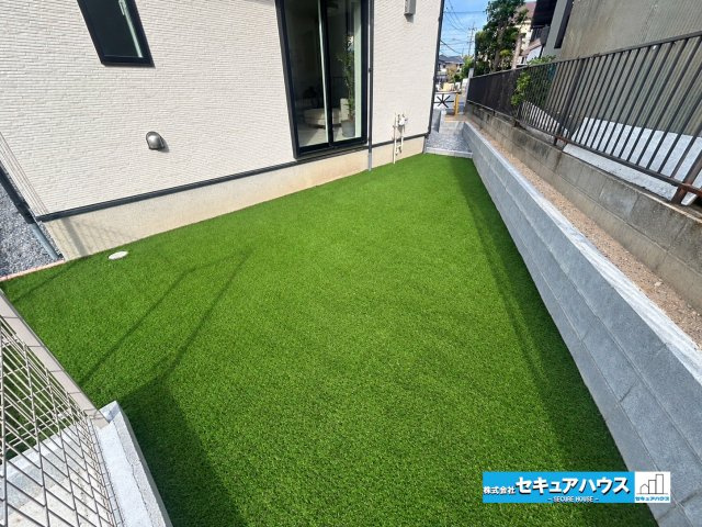 【本日ご案内可能】日進市藤塚1丁目　全1棟の庭|【庭】
◆南庭付きのためお子様やペットと遊ぶスペースがございます。　　　　　　　　　　　　　　　　　　　　　　　　　　　　　　　　　　　　　　　　　　　　　　　　　　　　　　　　　　　　　　　　　　　