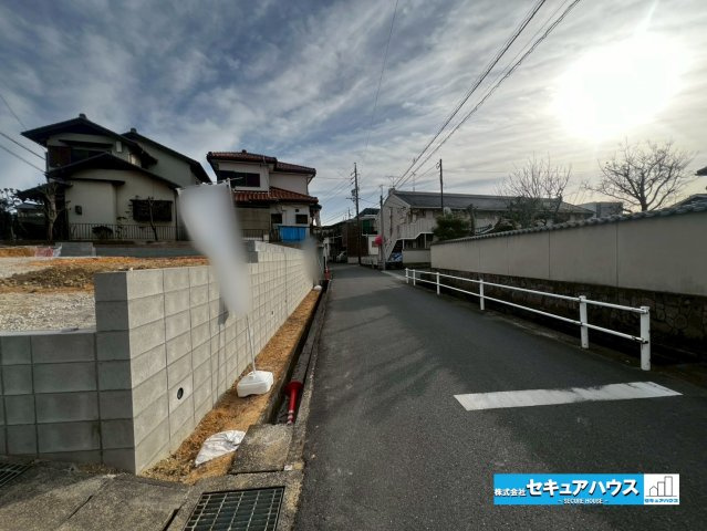 【同施工物件ご案内可能】日進市藤塚1丁目　全1棟の前面道路含む現地写真|事前予約にて現地ご見学いただけます！お気軽にお問い合わせください♪
■株式会社　セキュアハウス　豊明支店■
住宅ローンに強く、知識、経験豊富なスタッフ在籍
お客様に寄り添い、ご成約後もサポート致します