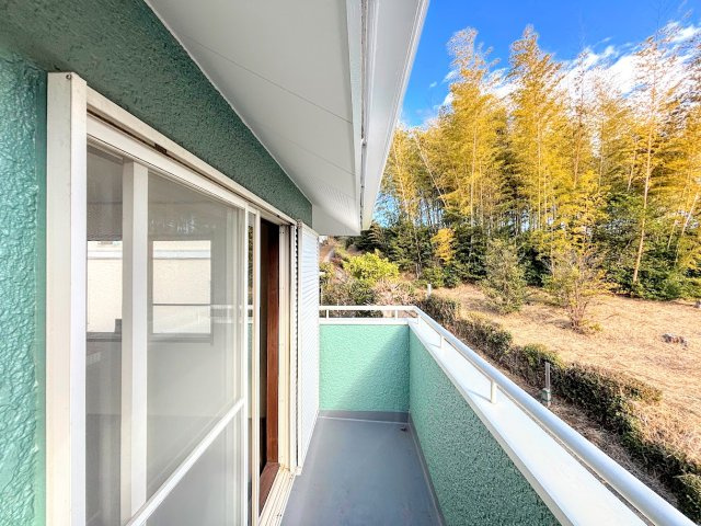 戸塚区名瀬町　中古戸建て　第2のバルコニー|◆日当たり良好なバルコニー！毎日のお洗濯にも嬉しいですね！
