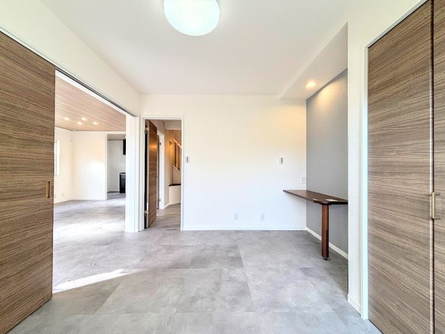 戸塚区名瀬町　中古戸建て　第2の洋室|◆土・日・祝日は、当社スタッフによる現地案内会を実施しております。もちろん平日のご案内も可能です。お気軽にご相談ください！！
