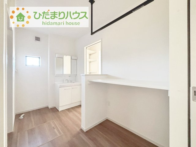 【洗面所】 | つくば市今鹿島9期　新築戸建　全3棟 | ゆったりとした洗面所で、忙しい朝の支度もストレスなくできますね♪