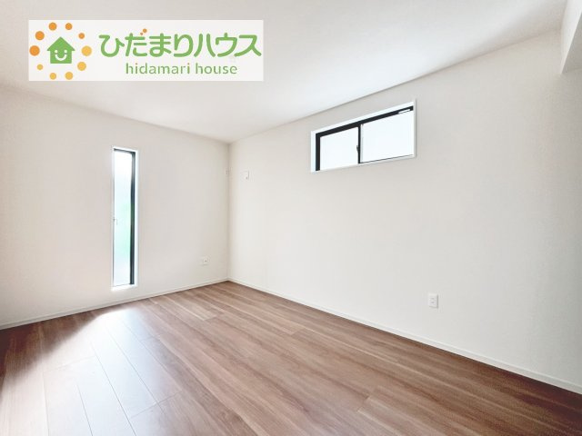 【寝室】 | つくば市今鹿島9期　新築戸建　全3棟 | 広めの主寝室は、ベッドの他にもパソコンデスクやドレッサーなども置けちゃいます(*^-^*)