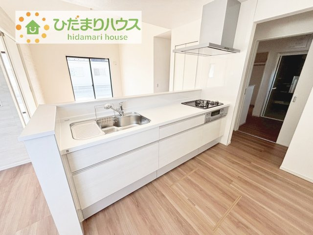 【キッチン】 | つくば市今鹿島9期　新築戸建　全3棟 | リビングを見渡せるキッチンはお子様を見ながらでも料理が出来て安心ですね☆