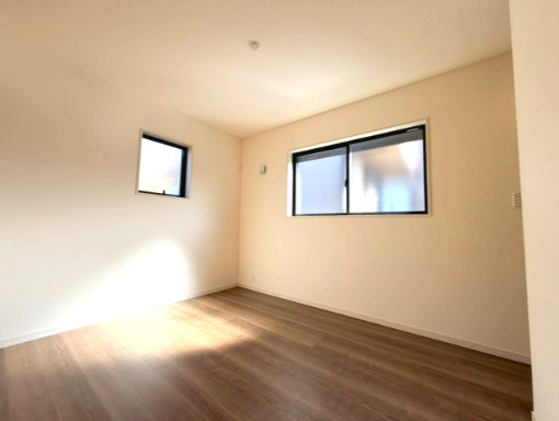 リーブルガーデン岸和田岸城町　2号棟の洋室|個人の部屋や寝室として使える洋室です