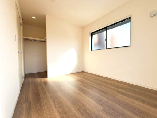 リーブルガーデン岸和田岸城町　2号棟の洋室|きれいな洋室です