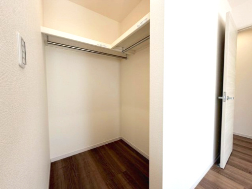 リーブルガーデン岸和田岸城町　2号棟の収納|便利な収納スペースです
