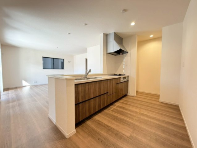 リーブルガーデン岸和田岸城町　2号棟の居間・リビング|使いやすいリビングです