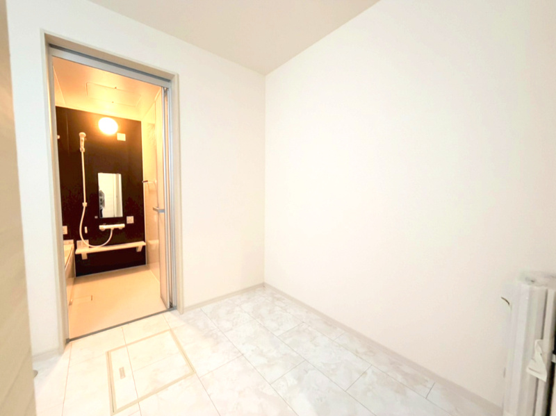 リーブルガーデン岸和田岸城町　2号棟の脱衣所|広々とした脱衣所です。