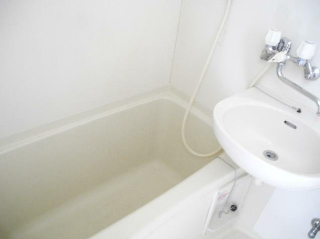 オリーアルカジック武原の浴室