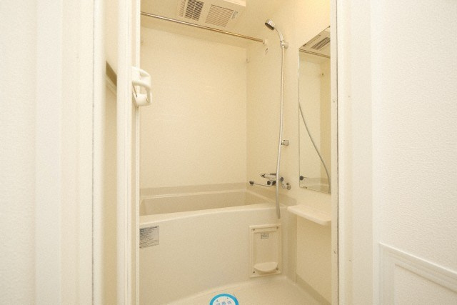 ポルト・ボヌール梅田ＷＥＳＴの浴室