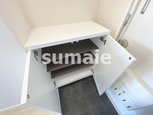 渋谷コート２号棟の玄関|シューズボックス付き！