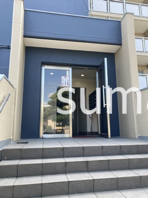 渋谷コート２号棟のエントランス|エントランススペース。