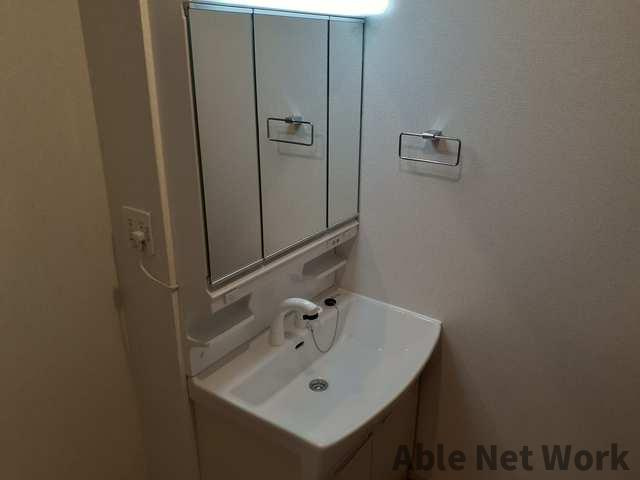 ル・ソレイユⅠの洗面所|シャワー付洗面化粧台