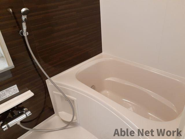 ル・ソレイユⅠの浴室|追い炊き機能、浴室乾燥機付き