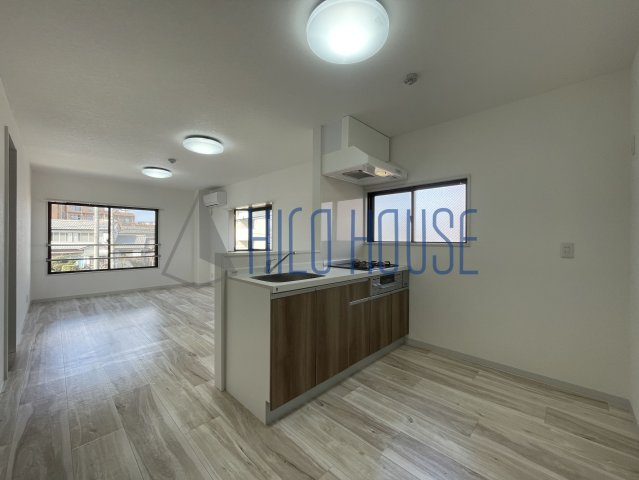 第五山中マンションの居間・リビング