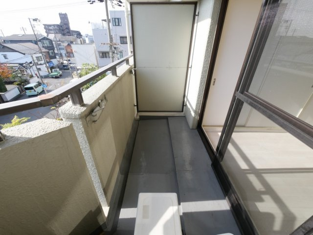 大阪市生野区小路東６丁目の賃貸マンションのバルコニー