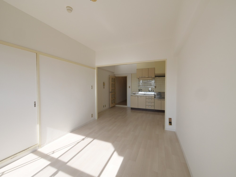 大阪市生野区小路東６丁目の賃貸マンションの居間・リビング