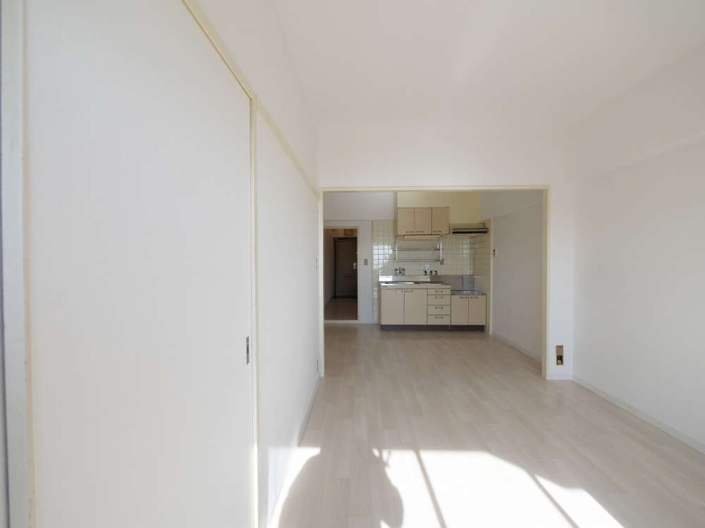 大阪市生野区小路東６丁目の賃貸マンションの居間・リビング