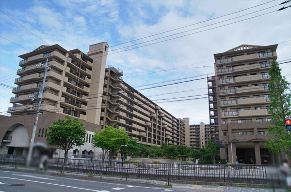 ファミールガーデン二条駅前　東棟