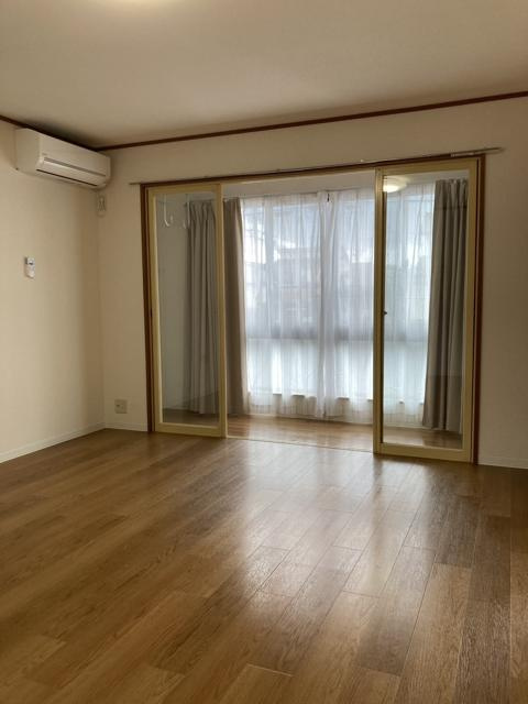 ヴァンベールC棟の居間・リビング