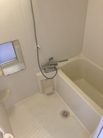 ヴァンベールC棟の浴室