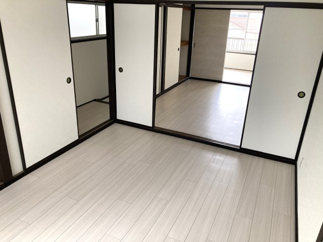 鈴蘭台東町5丁目貸家の洋室|綺麗な室内はオススメ