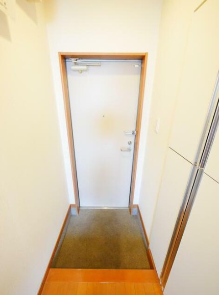 中野区野方６丁目の賃貸マンションの玄関