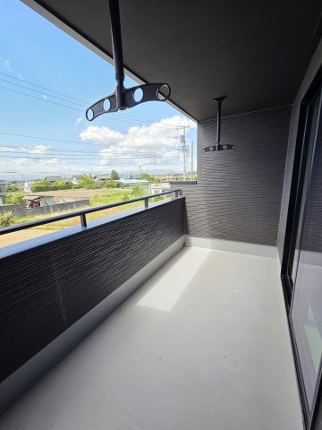 新築　太田市新田高尾町　2号棟　GRAFAREのバルコニー|現地写真　インナーバルコニーなので急な雨でも安心です！