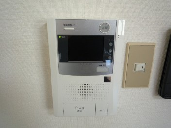 【セキュリティ】 | サクラマンション | モニター付きインターホン完備。