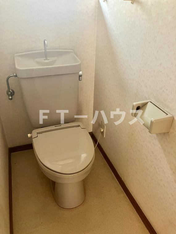 田喜野井戸建のトイレ|清潔感のあるトイレです
