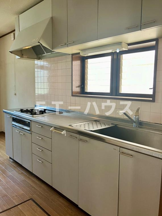 田喜野井戸建のキッチン|お料理しやすいキッチンです