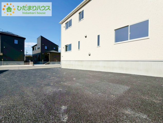 いわき市内郷内町第7　新築戸建　の駐車場|カースペース３台ＯＫ！来客用にもスペースを確保できて安心ですね(^^)/