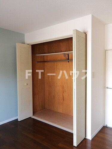 ライオンズマンション船橋飯山満台二番館の収納|洋室約6.9畳　クロゼット