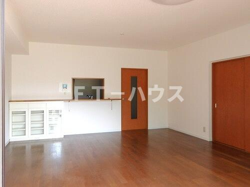 ライオンズマンション船橋飯山満台二番館の居間・リビング|リビングダイニング　別角度