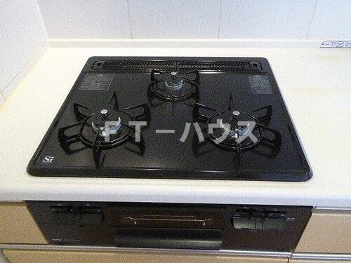 グランヒルシティ　ミレナの設備|3口ガスコンロ　キッチン　※2020年9月15日撮影時