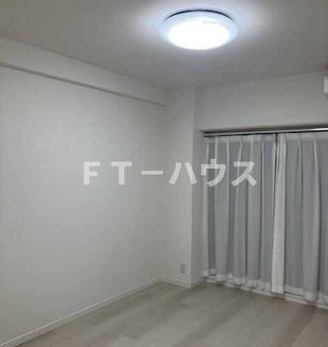 ソフトタウンニュー谷津遊園の寝室|洋室　約6.3畳　内装後