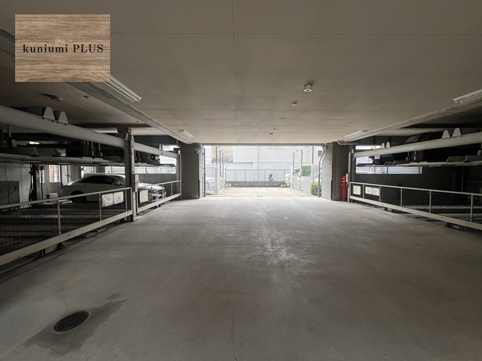 上町台アーバンライフの駐車場
