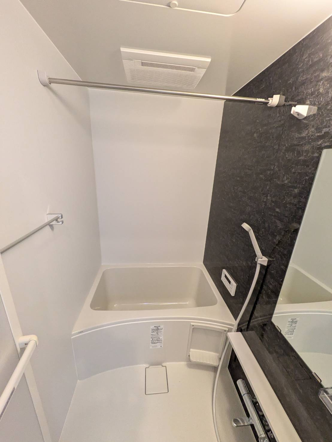 シャルム魚住の浴室